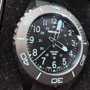 New recon Swiss luminated men’s watch